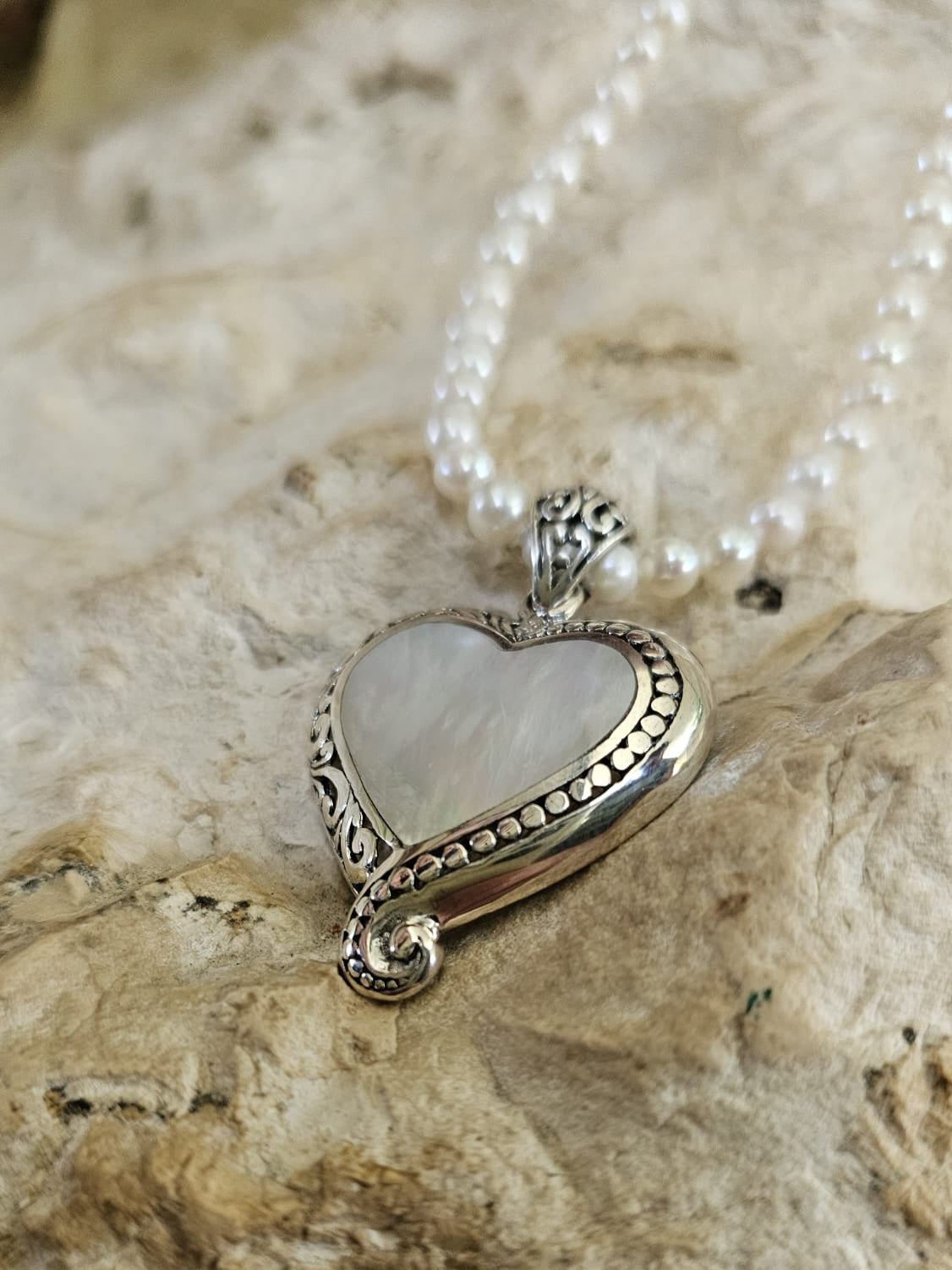 Lovergirl | Bali sea shell heart necklace
