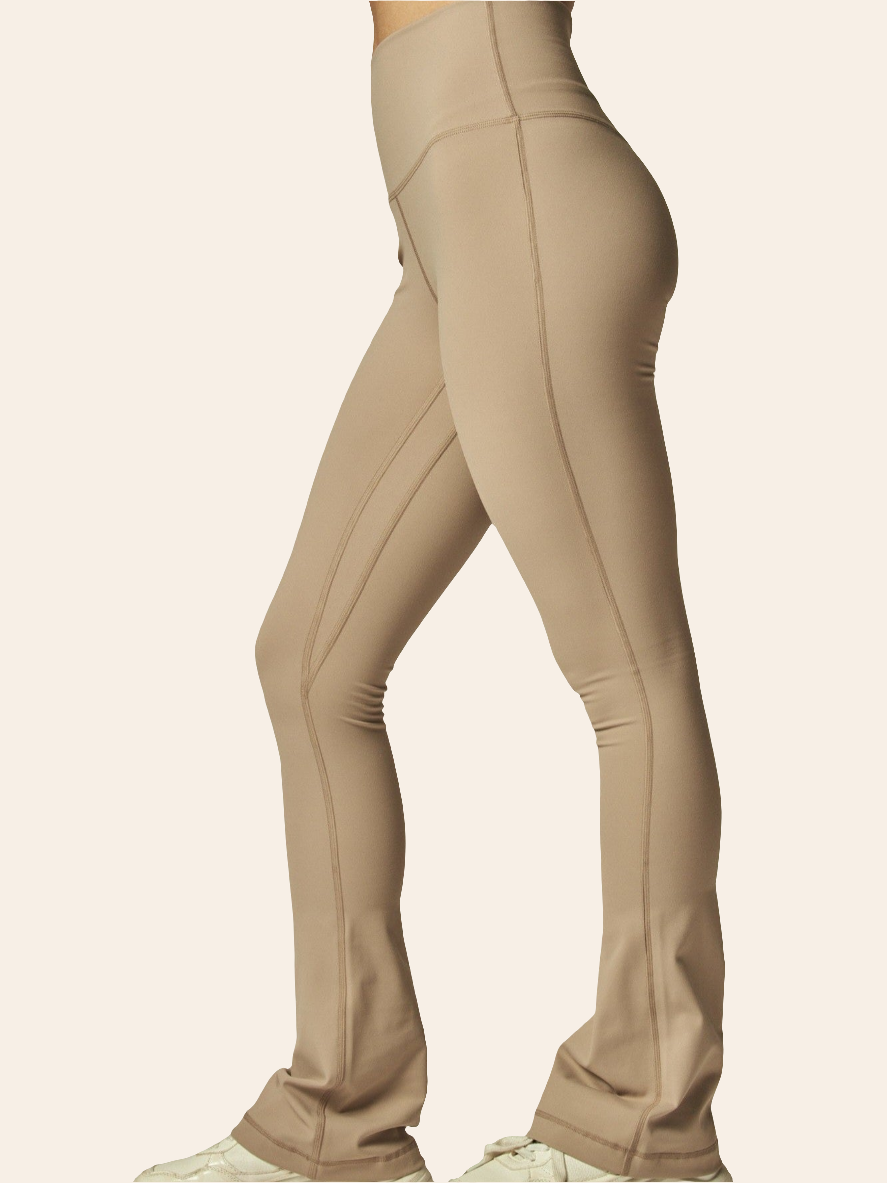 Crema de nuez flared pants