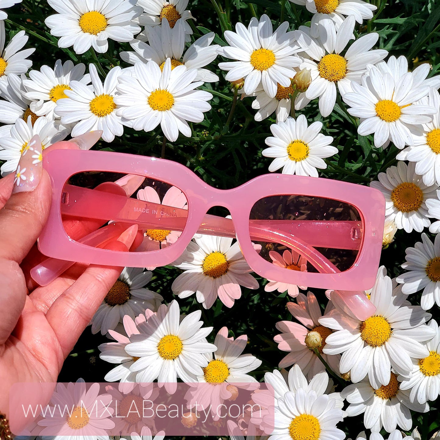 Kiss Me More▪︎Sunnies