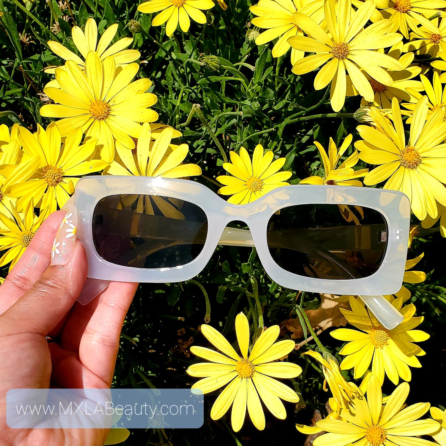 Kiss Me More▪︎Sunnies