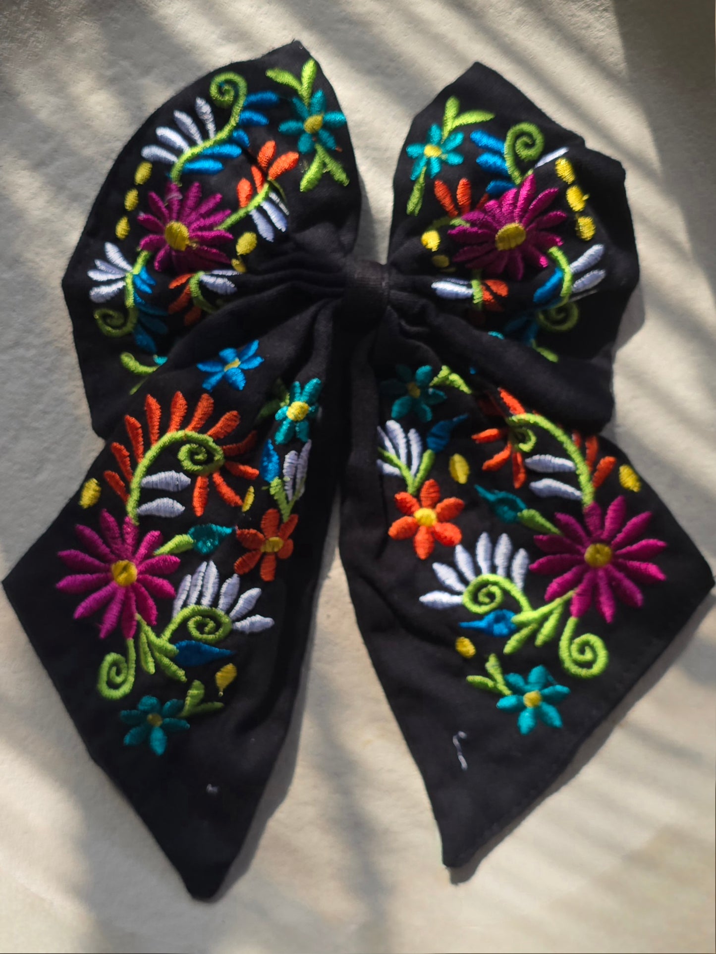 Cielito Lindo Embroidered hair bow