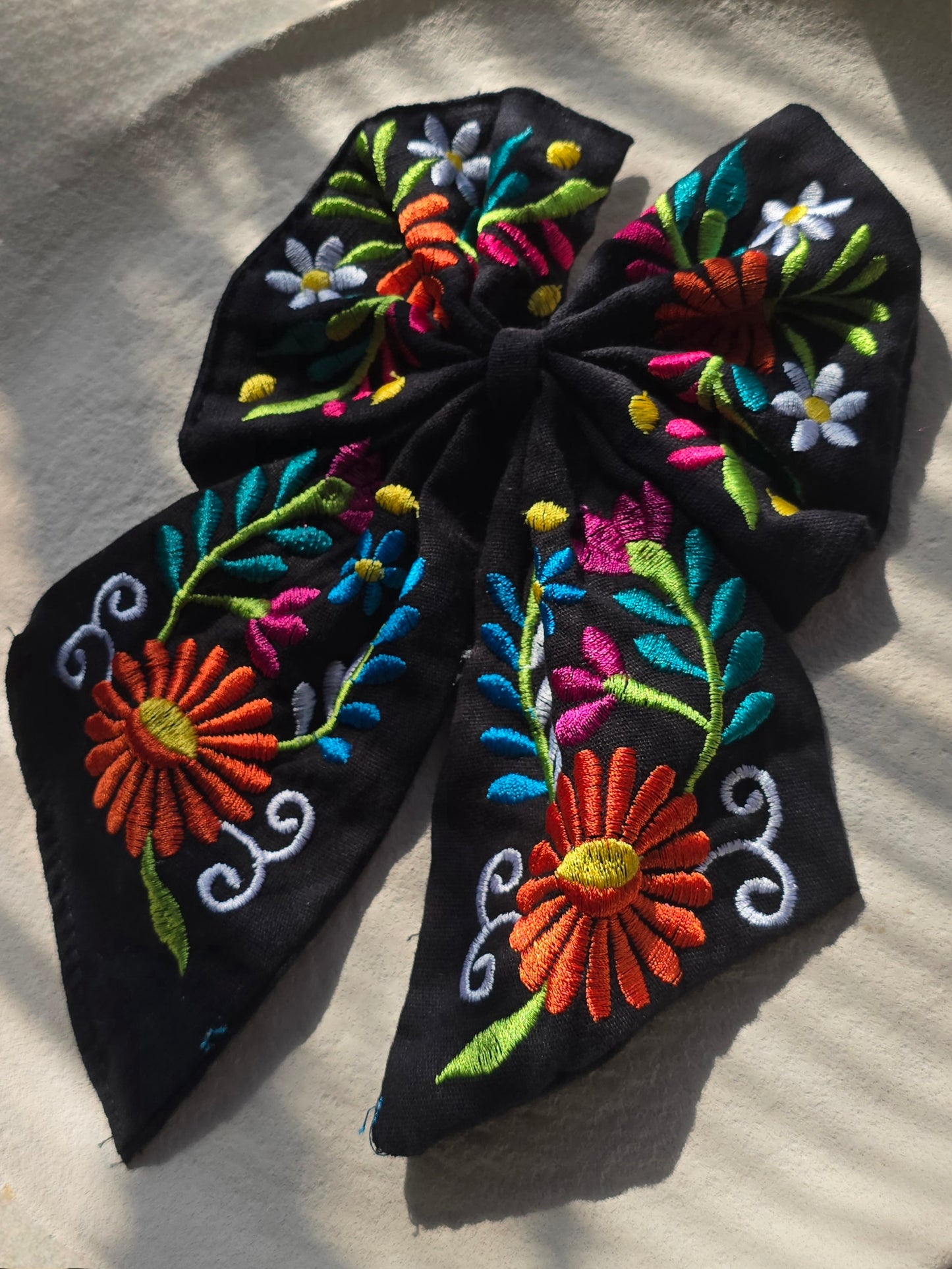 Cielito Lindo Embroidered hair bow