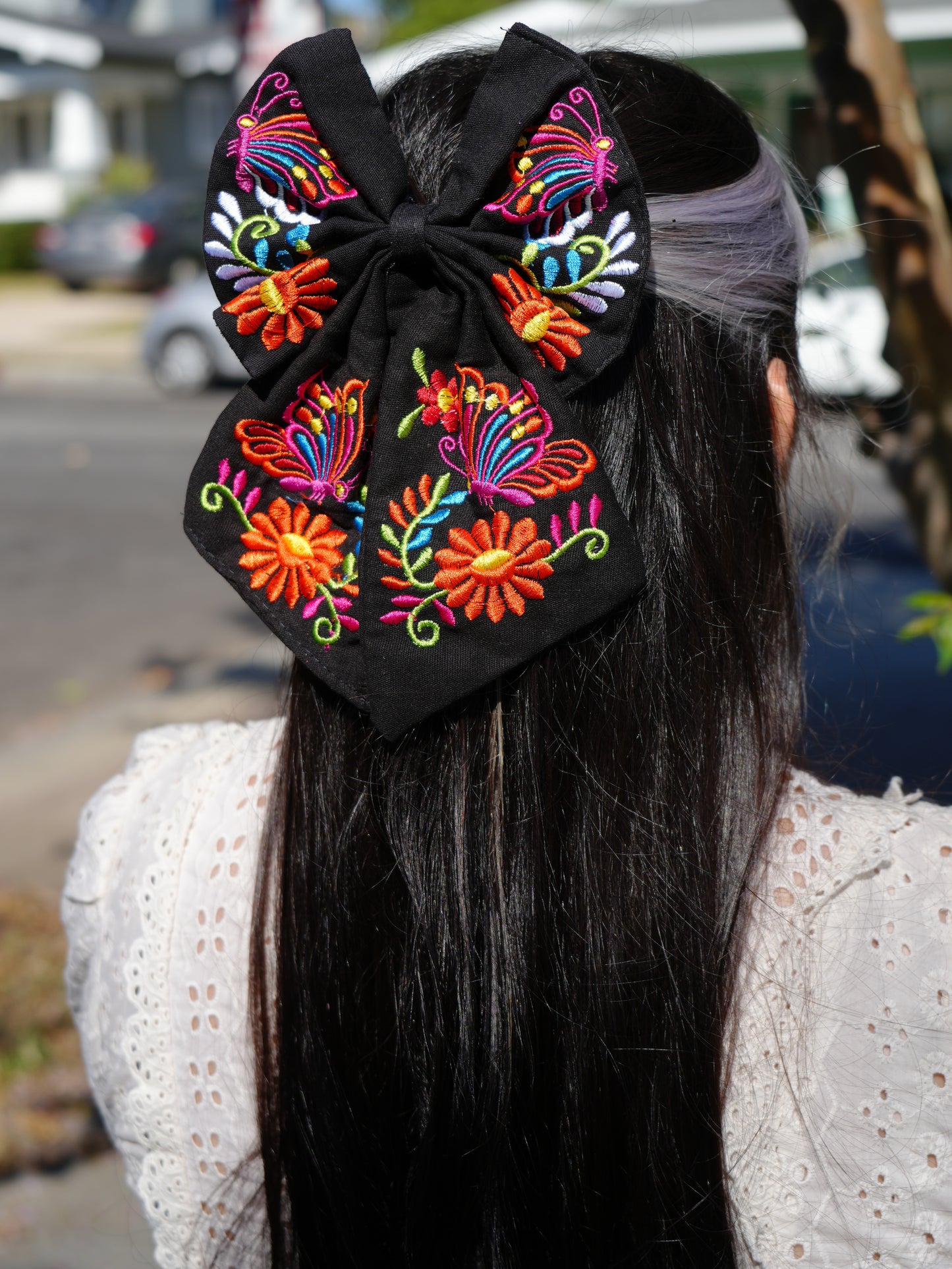 Cielito Lindo Embroidered hair bow