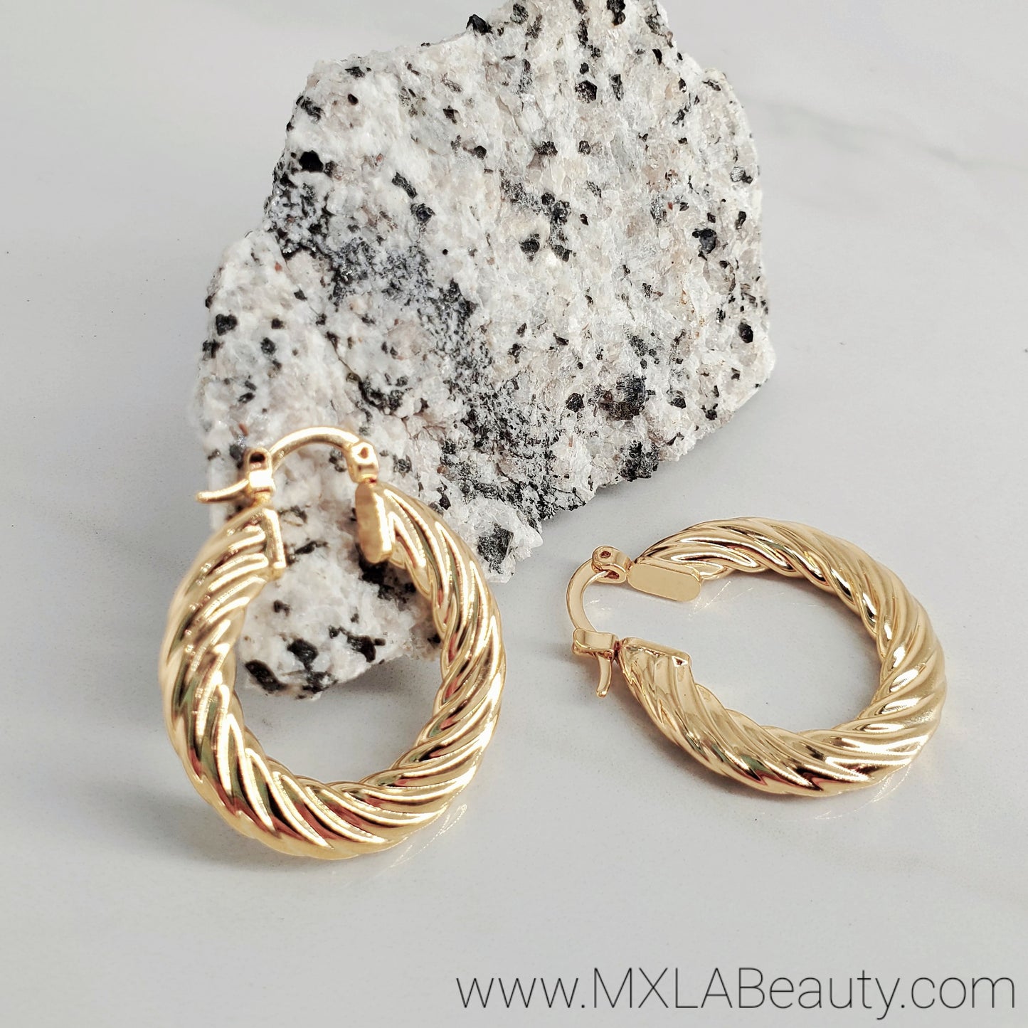 ABRIL19 ▪︎ Twisted Gold Hoops